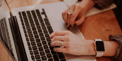 Especialista en Derechos y Licencias Digitales